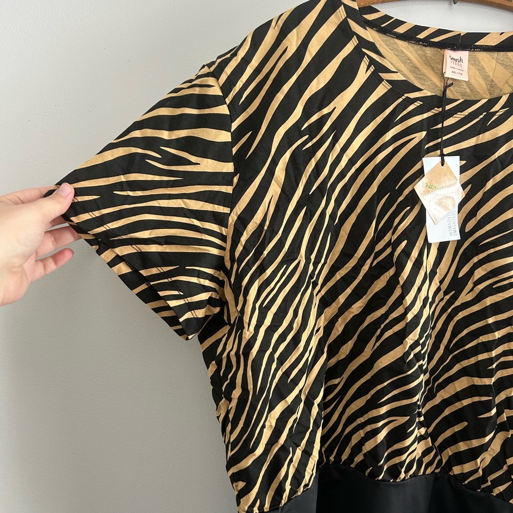 NEW smash & Tess plus size Xxl black & brown zebra print short sleeve bodysuit - Picture 2 of 4